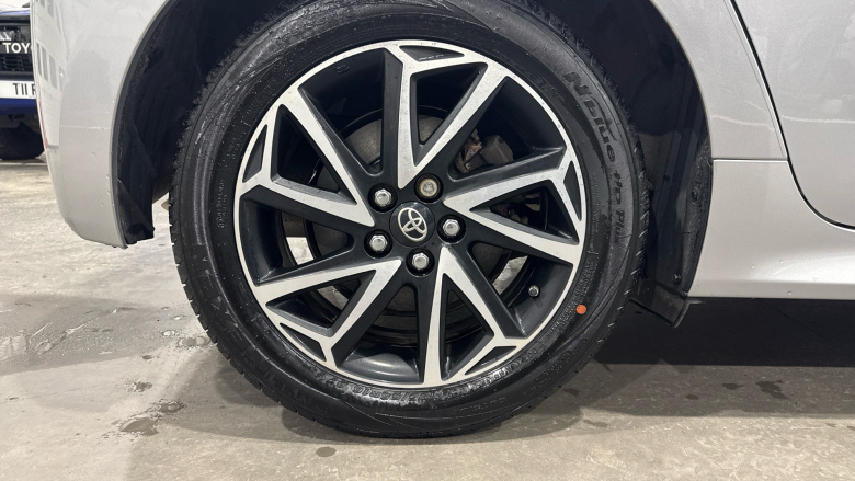 Toyota Yaris 1.5 Hybrid Design 5dr CVT Hybrid Hatchback